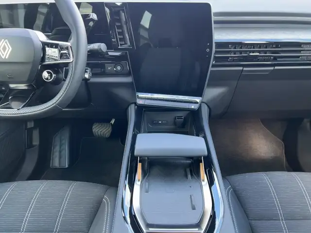 Renault Austral view 12