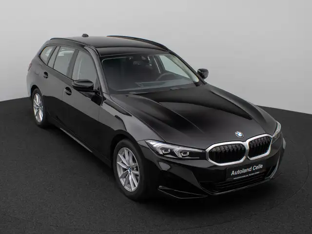 BMW 3 Series view 3