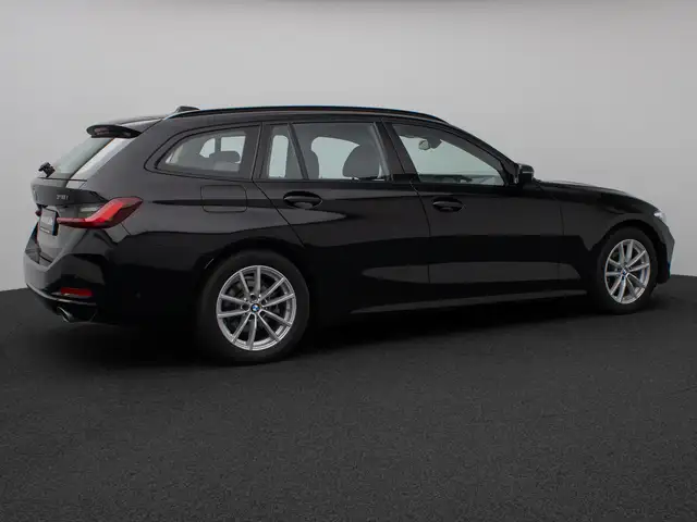 BMW 3 Series view 6