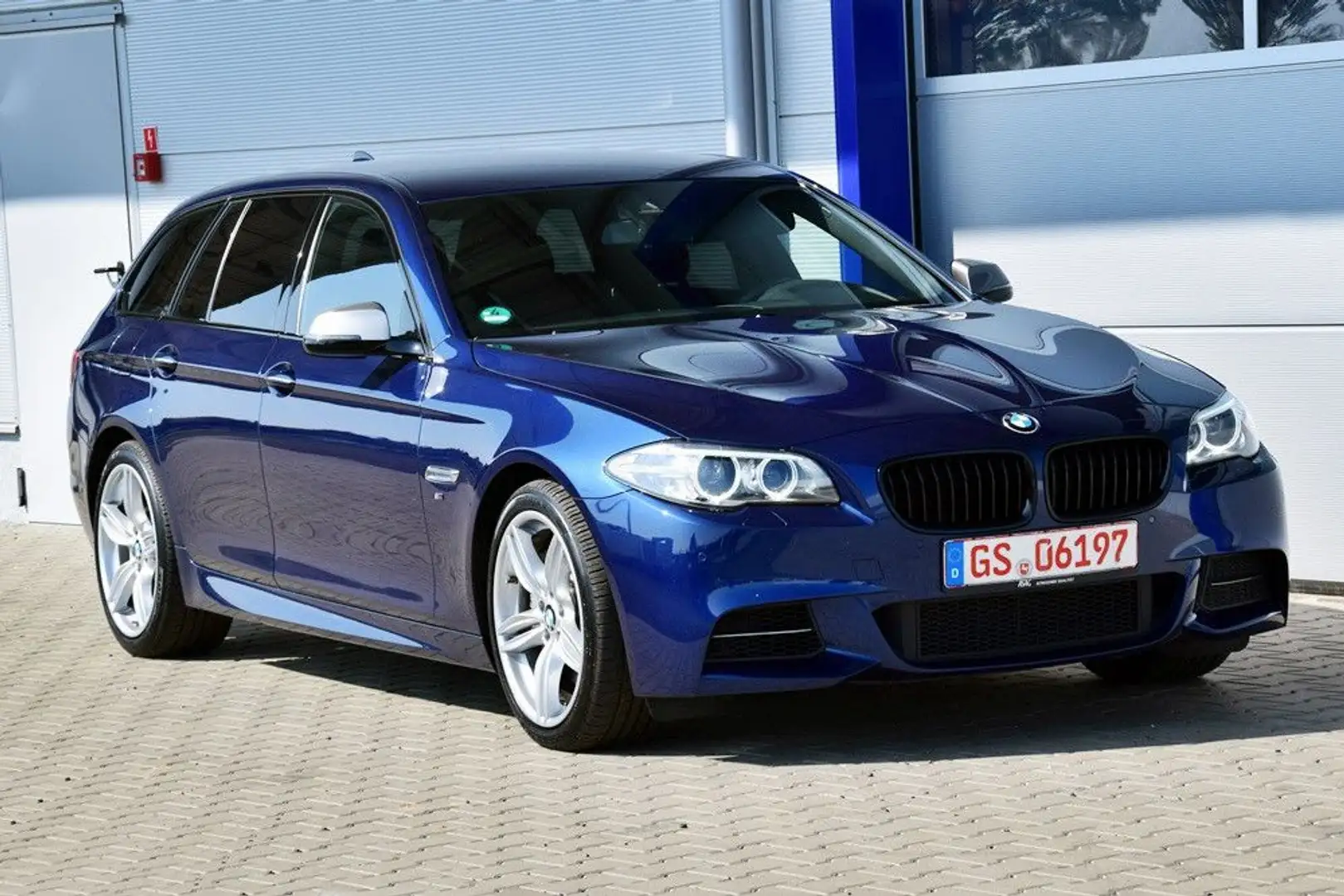 BMW 550 5 Touring M550d xDrive *Motorschaden* Blue - 2