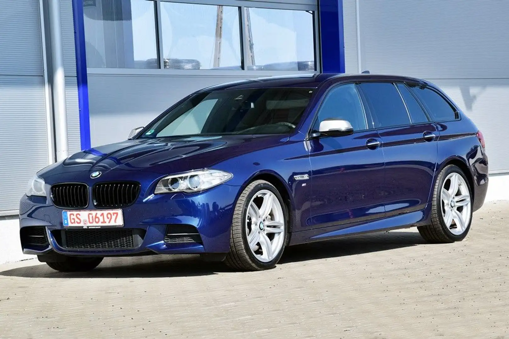 BMW 550 5 Touring M550d xDrive *Motorschaden* Blau - 1