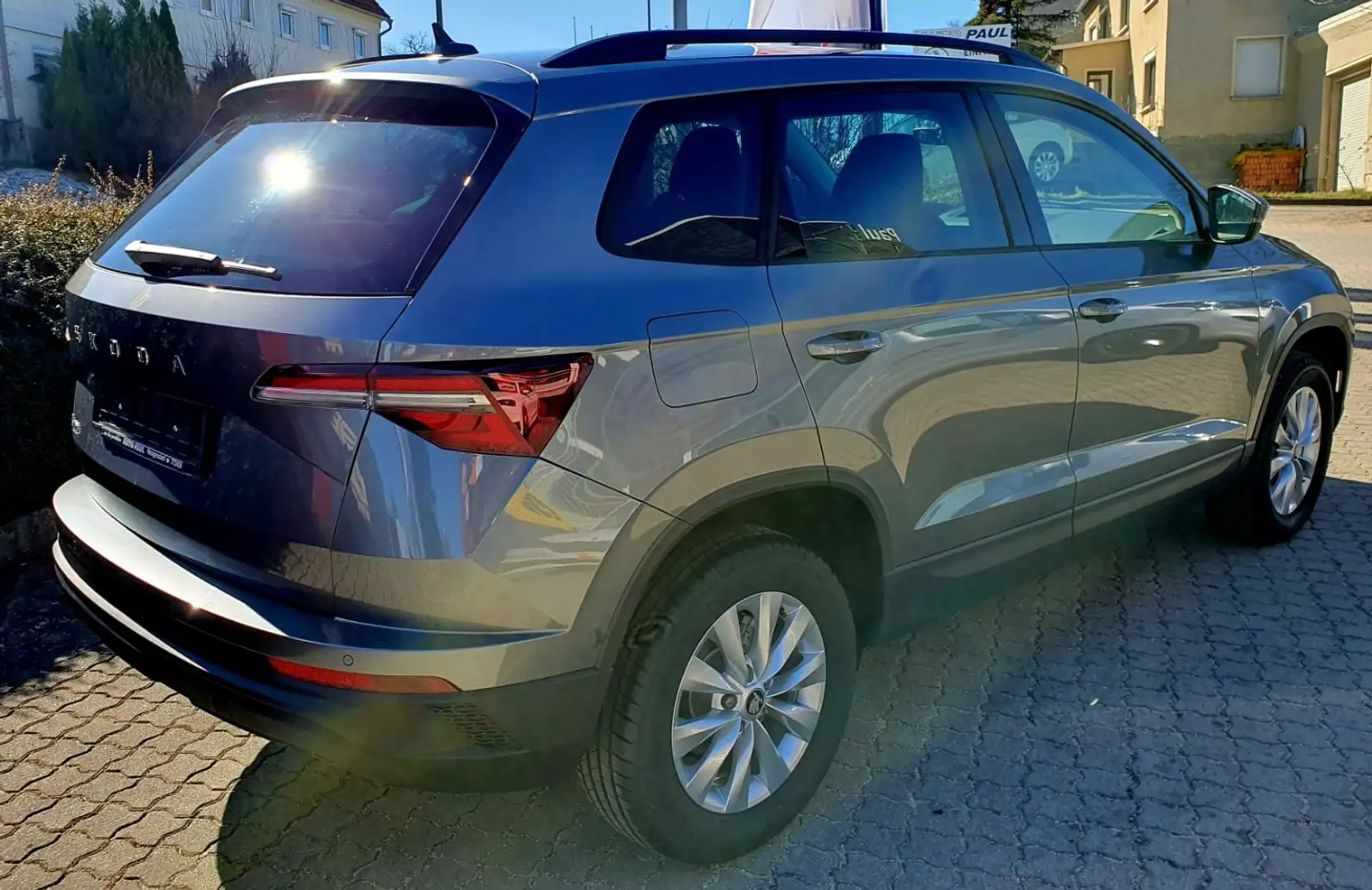 Skoda Karoq Selection*AHK*elektr Heckklappe*5J/100TKM Garantie Grau - 2