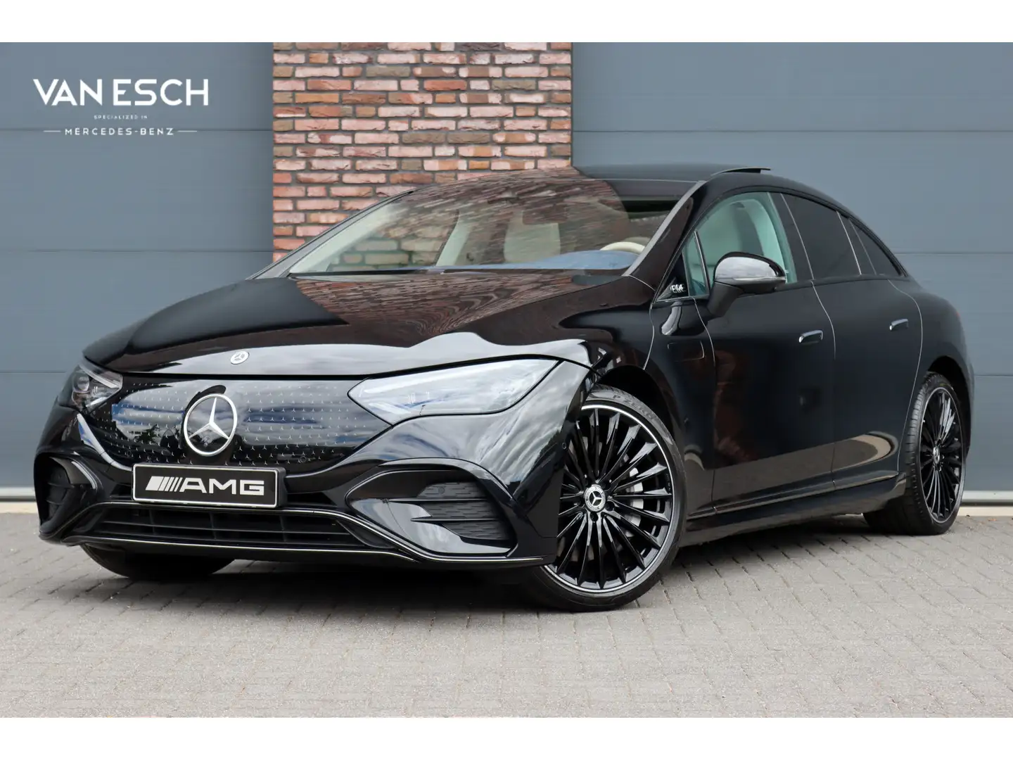 Mercedes-Benz EQE 300 AMG Line 89 kWh | Hyperscreen | Airmatic | Distron Zwart - 1