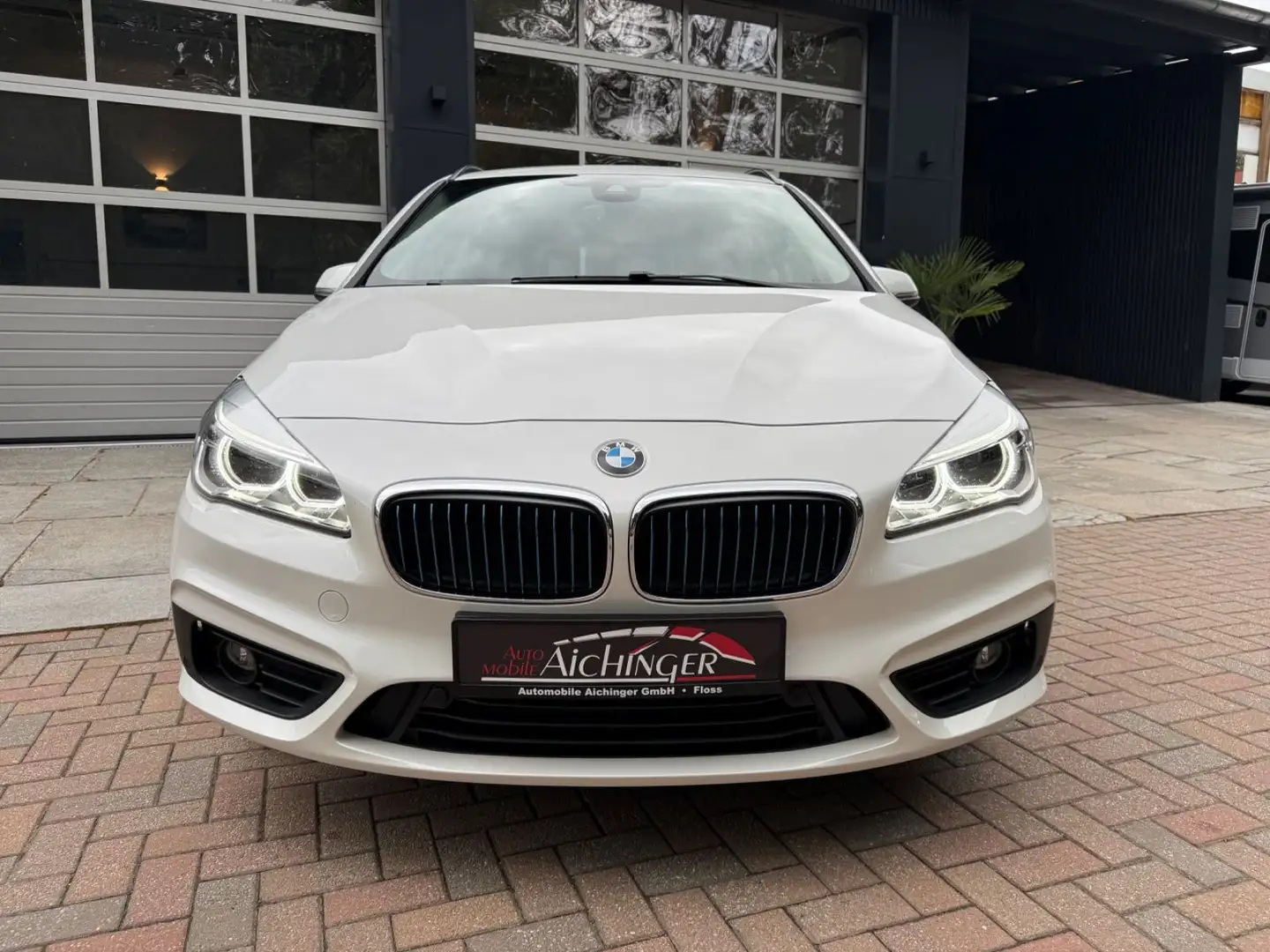 BMW 225 225xe Active Tourer 2.Hand 8-Fach Automatik Weiß - 2
