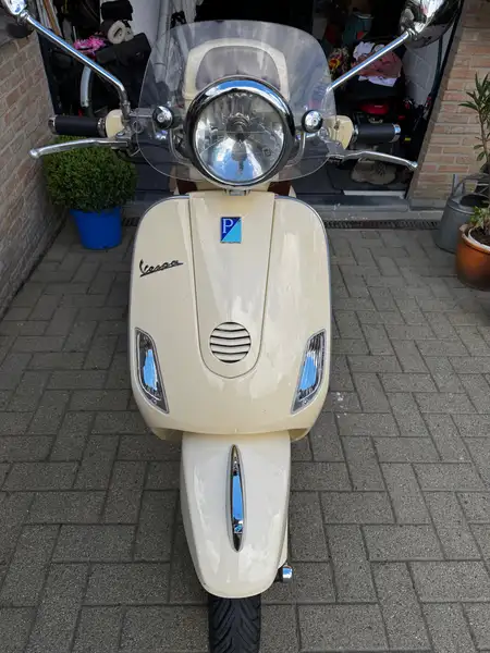 Vespa LXV 125