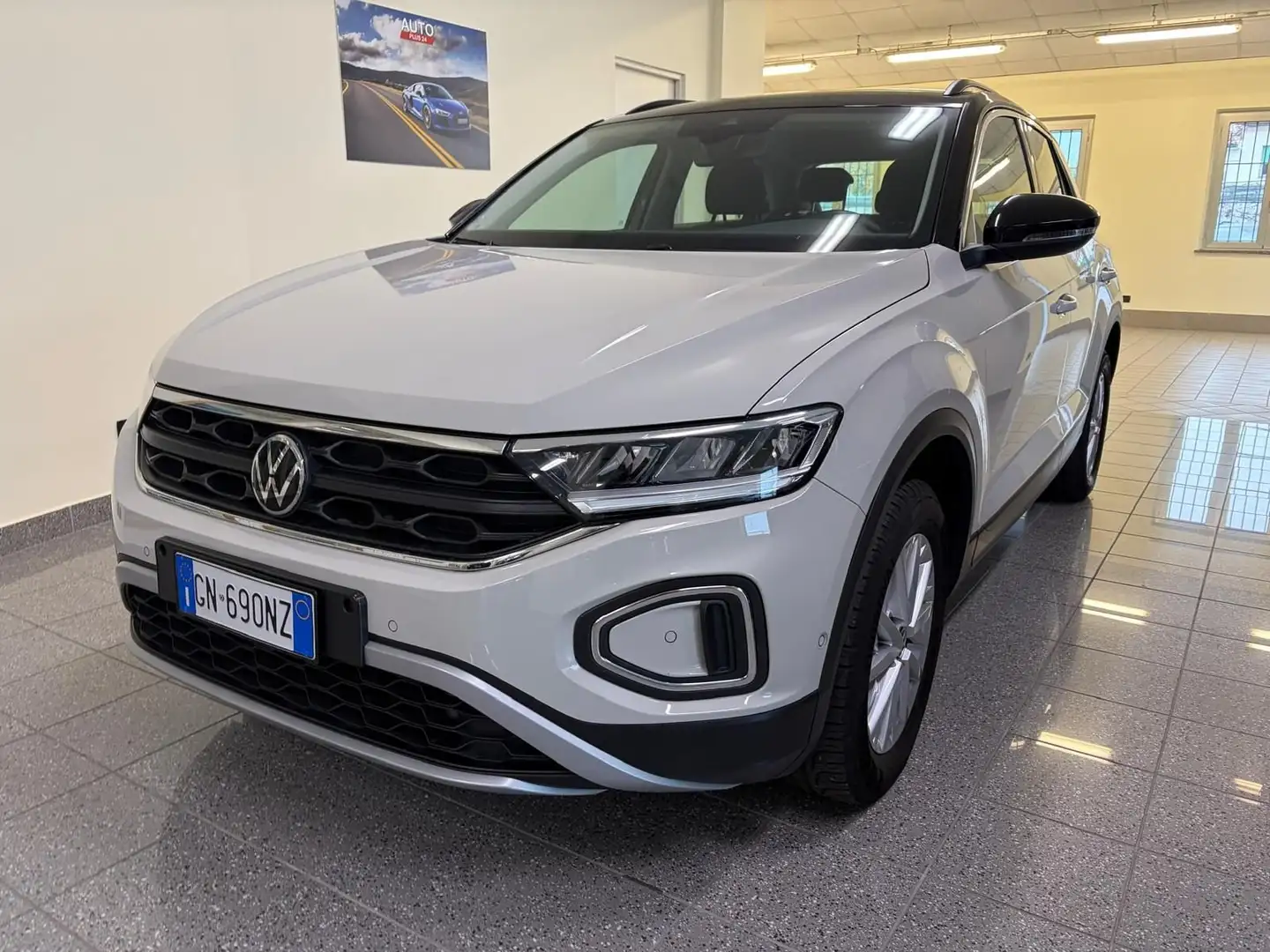 Volkswagen T-Roc 1.5 TSI ACT DSG Life CON PROMO PLUS Beige - 2