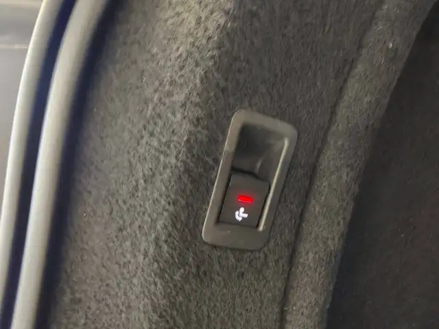 Audi A4 view 26
