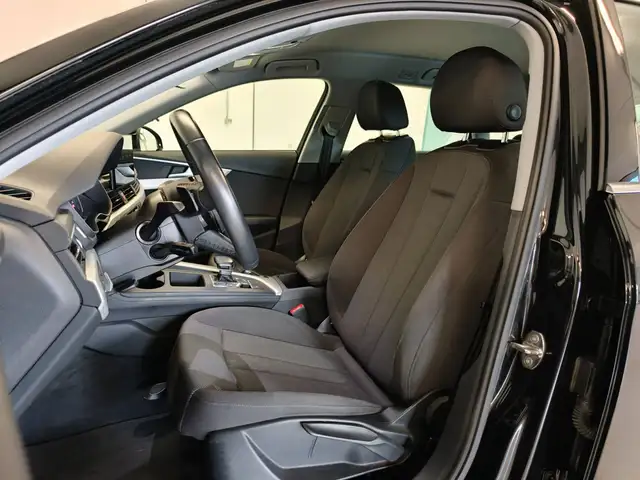 Audi A4 Avant view 7