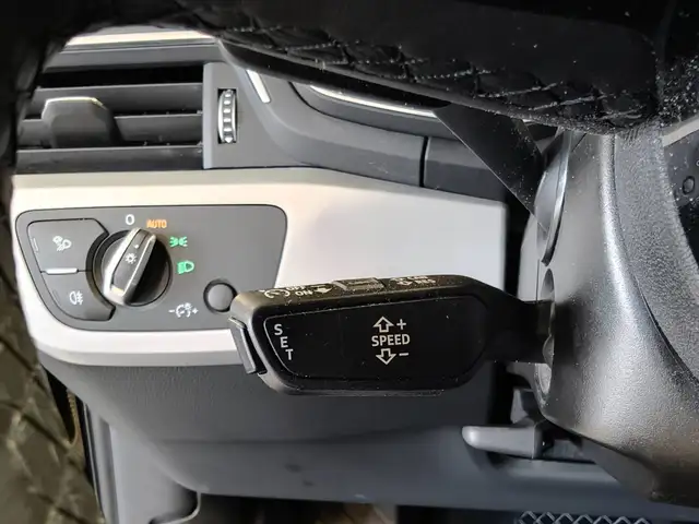 Audi A4 Avant view 10
