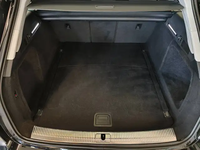 Audi A4 view 24