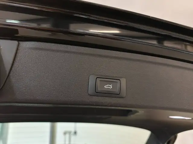 Audi A4 view 28