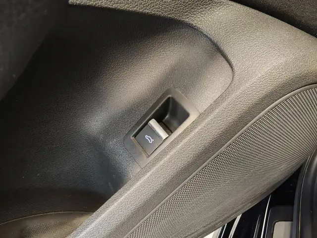 Audi A4 view 22