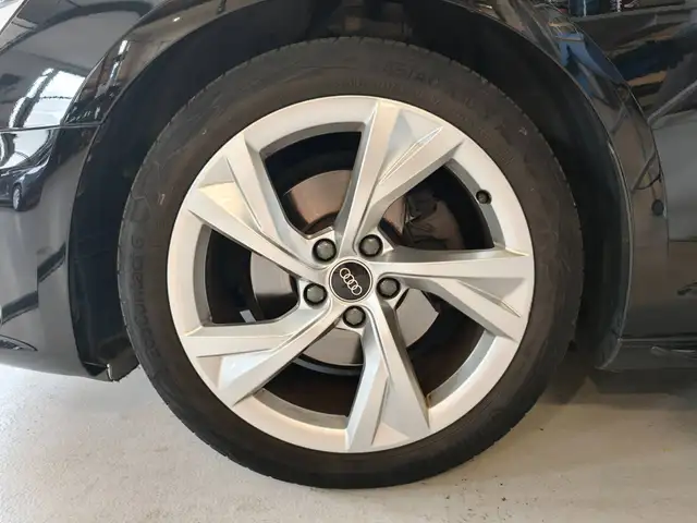 Audi A4 view 29