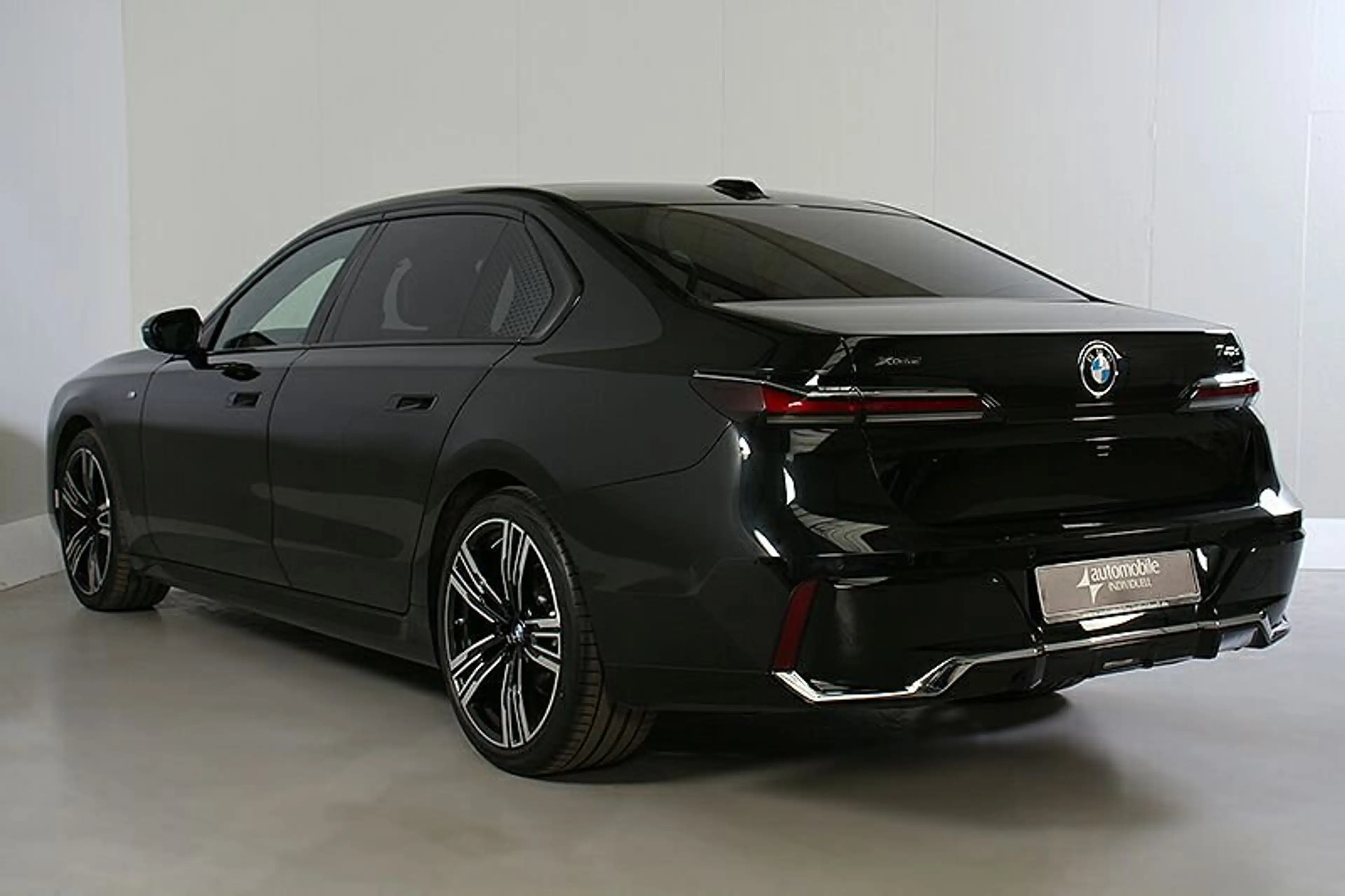BMW 740 d xDr M Sport 21Zoll AHK Standh ACC Panorama — photo 4