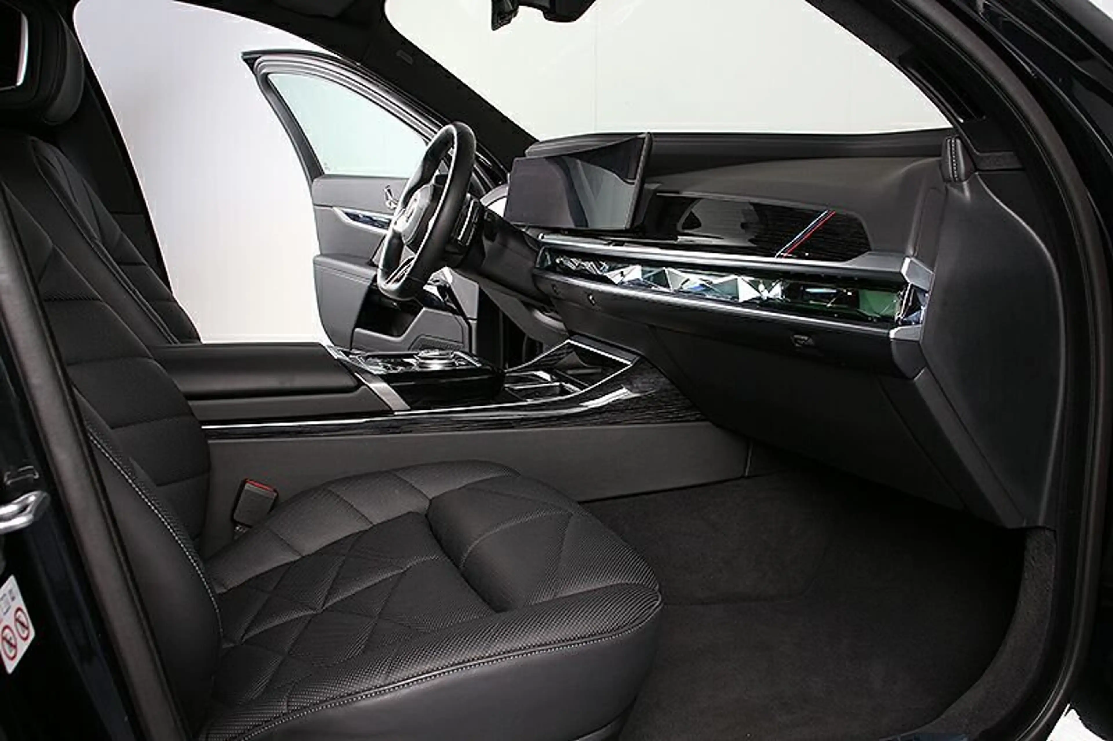 BMW 740 d xDr M Sport 21Zoll AHK Standh ACC Panorama — photo 7
