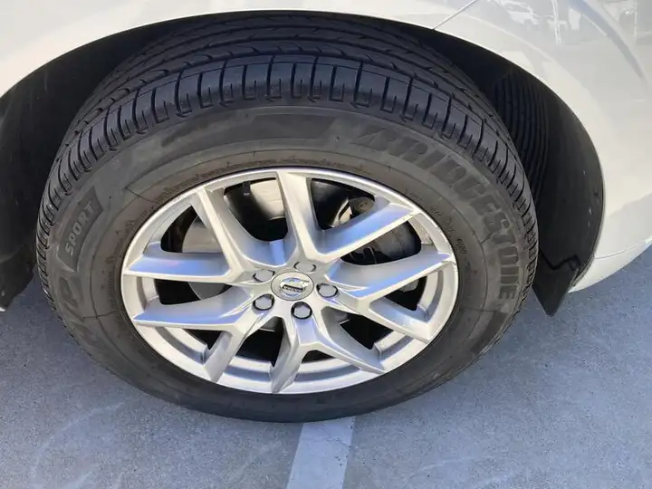 Volvo XC60 2020, foto 10
