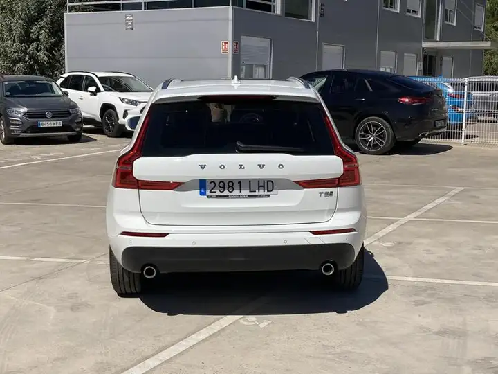 Volvo XC60 2020, foto 4