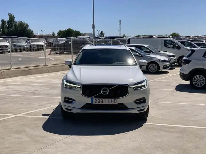 Volvo XC60 2020, foto 8