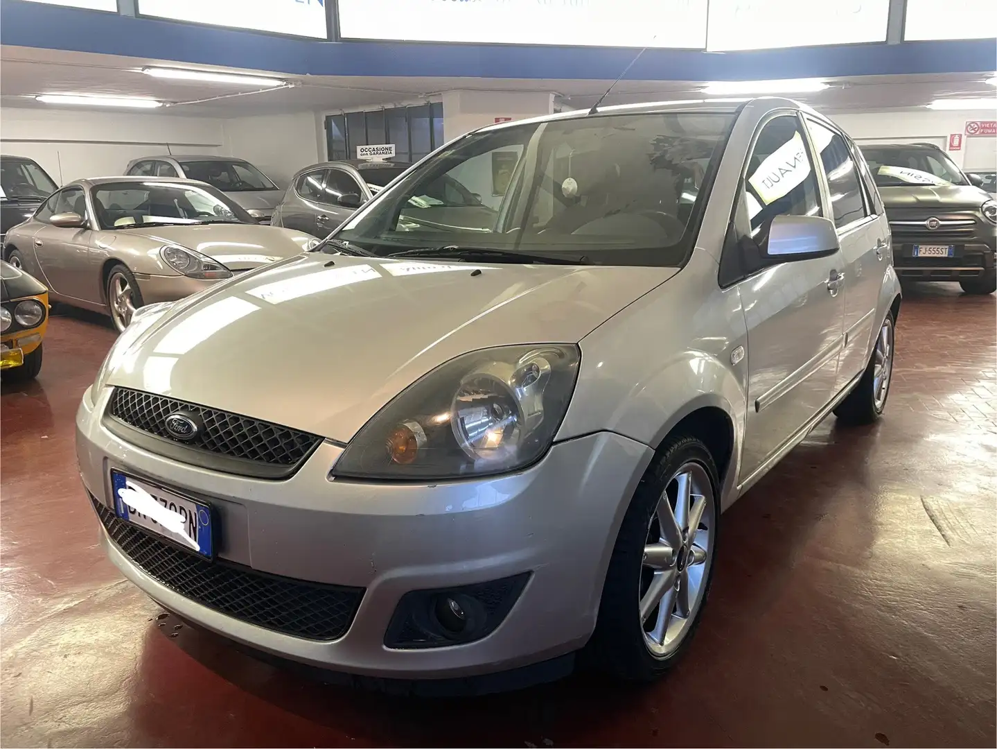 Ford Fiesta 5p 1.2 Titanium Argento - 1