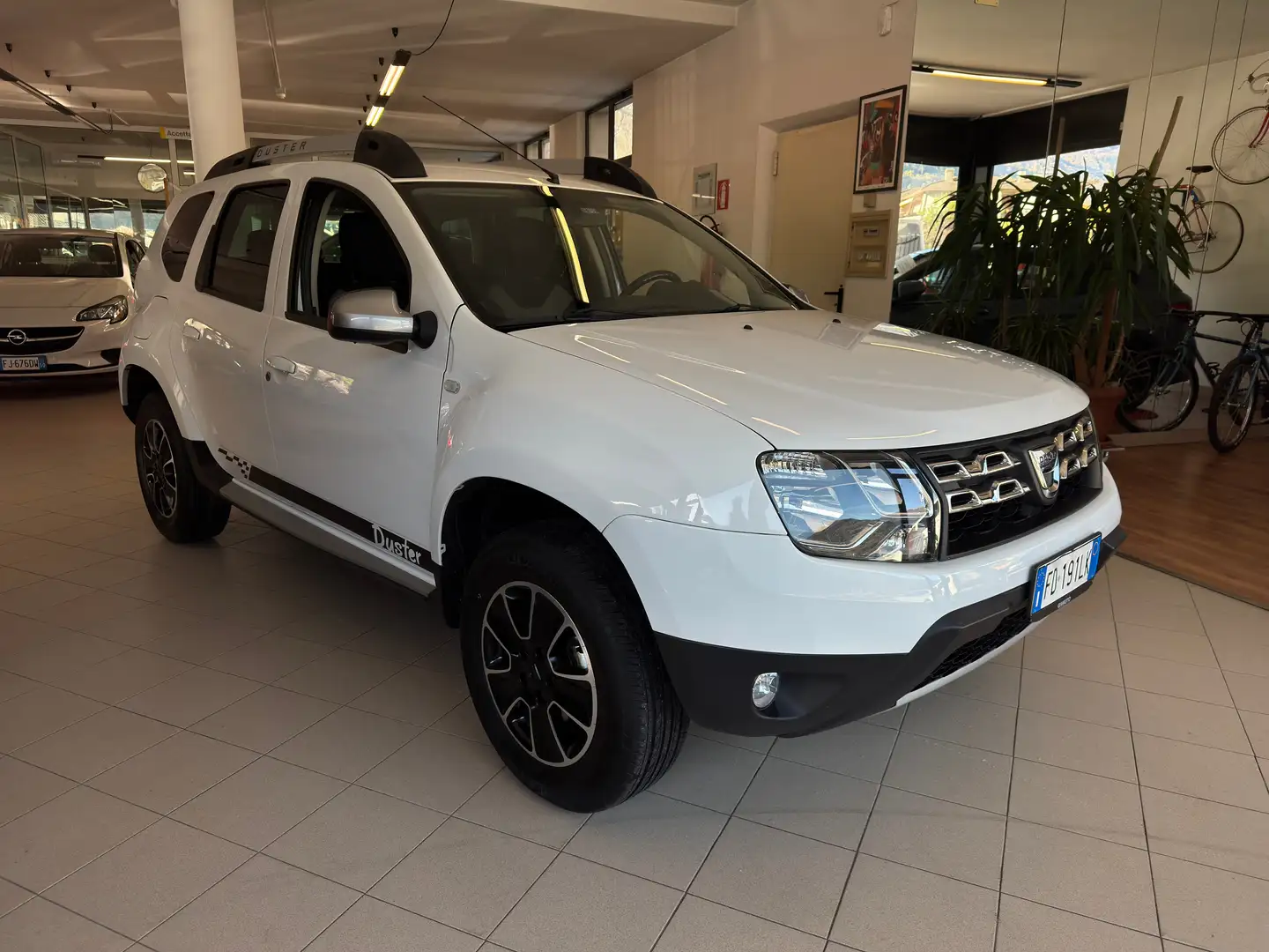 Dacia Duster DACIA DUSTER 1.5cc 110CV 4x2 GANCIO TRAINO Blanc - 2