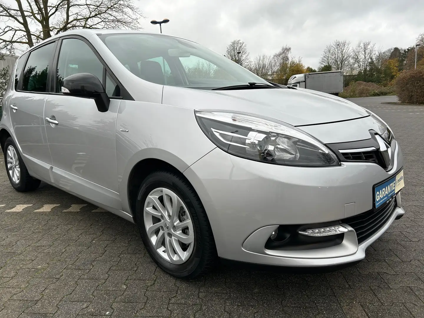 Renault Scenic Scenic Diesel Energy dCi 110 *PDC*NAVI*SCHECKHEFT Silber - 2