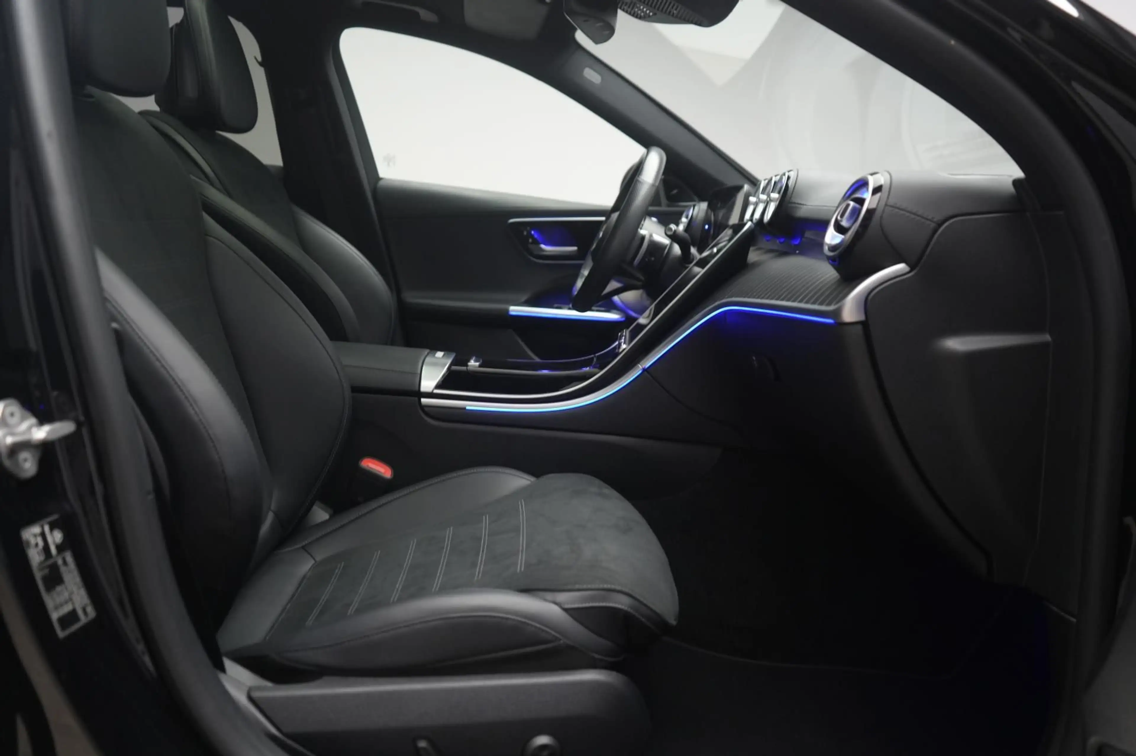 Mercedes-Benz C 300 9G-Tronic AMG Distronic/HUD/Kamera/Burmest — photo 7