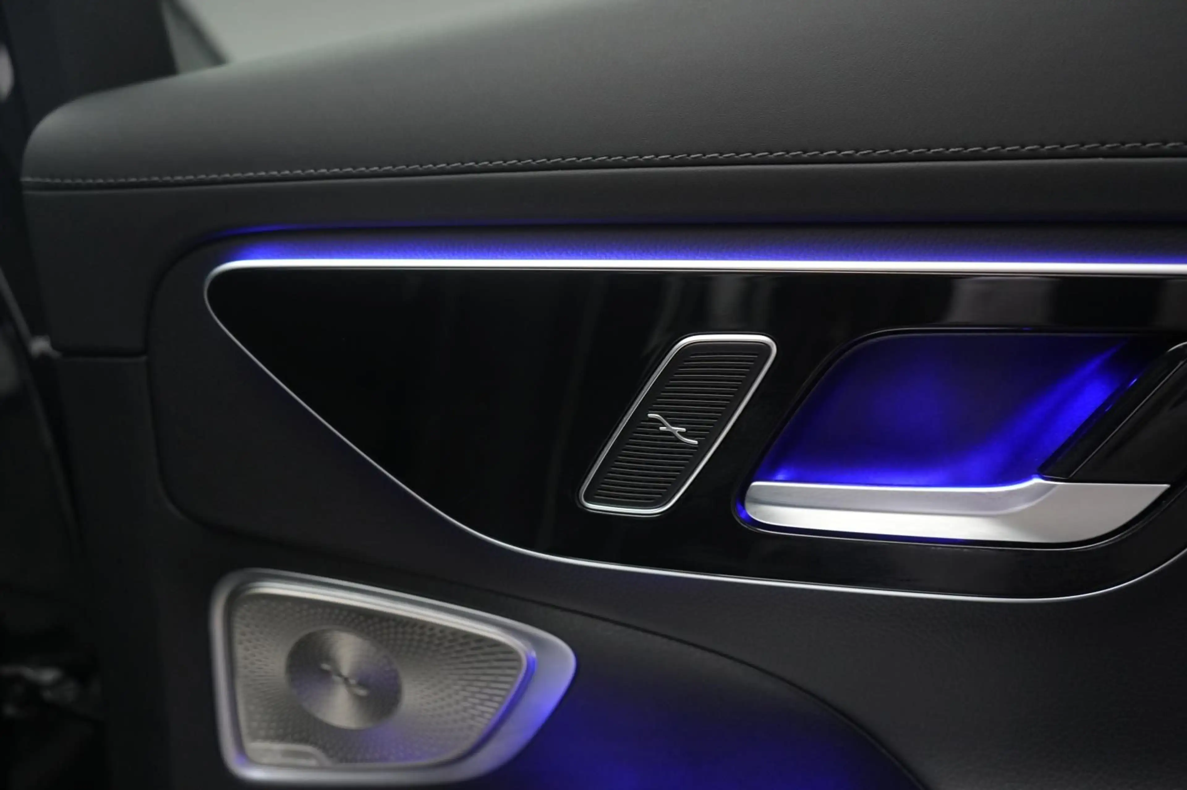 Mercedes-Benz C 300 9G-Tronic AMG Distronic/HUD/Kamera/Burmest — photo 11
