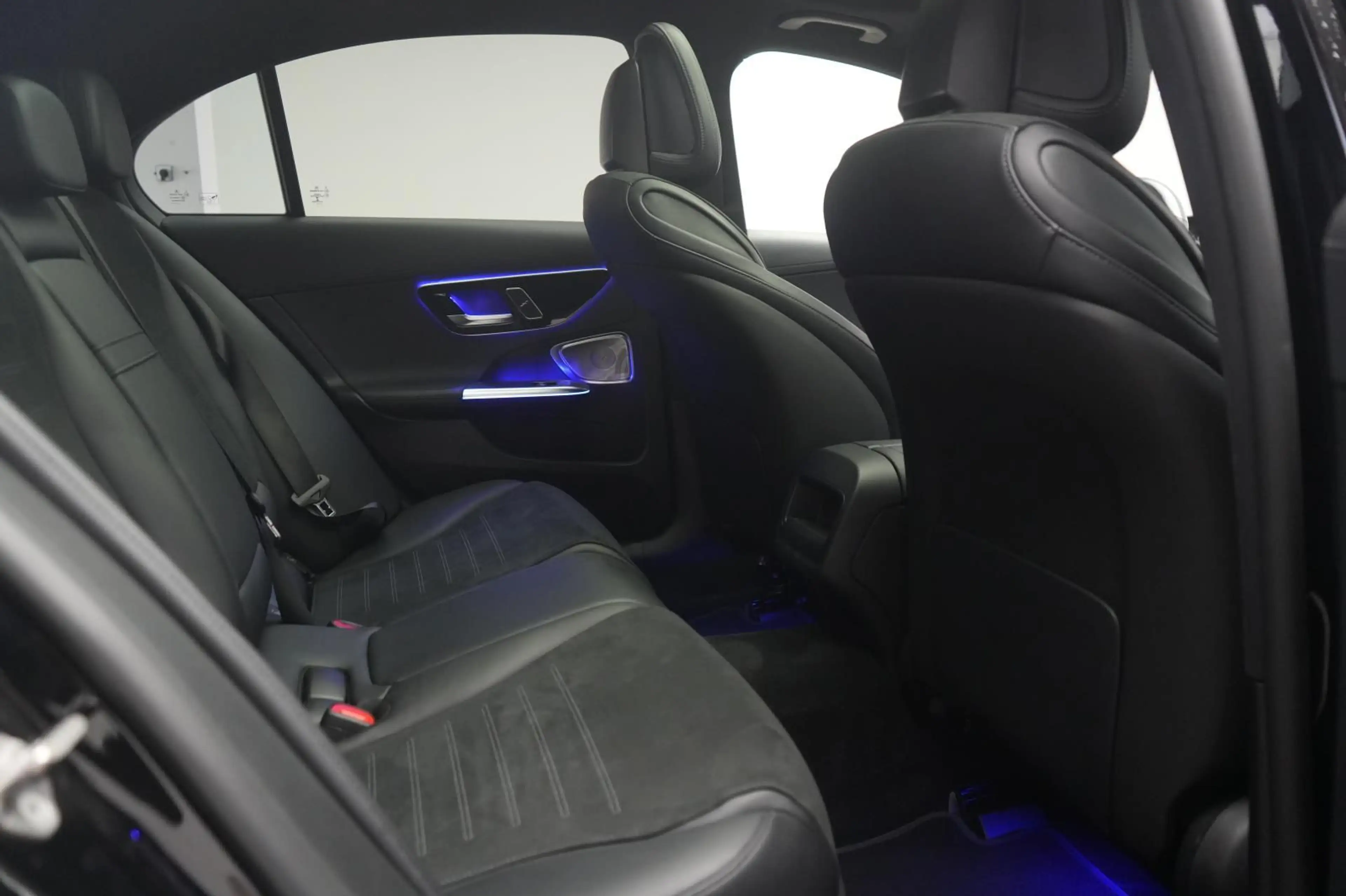 Mercedes-Benz C 300 9G-Tronic AMG Distronic/HUD/Kamera/Burmest — photo 12