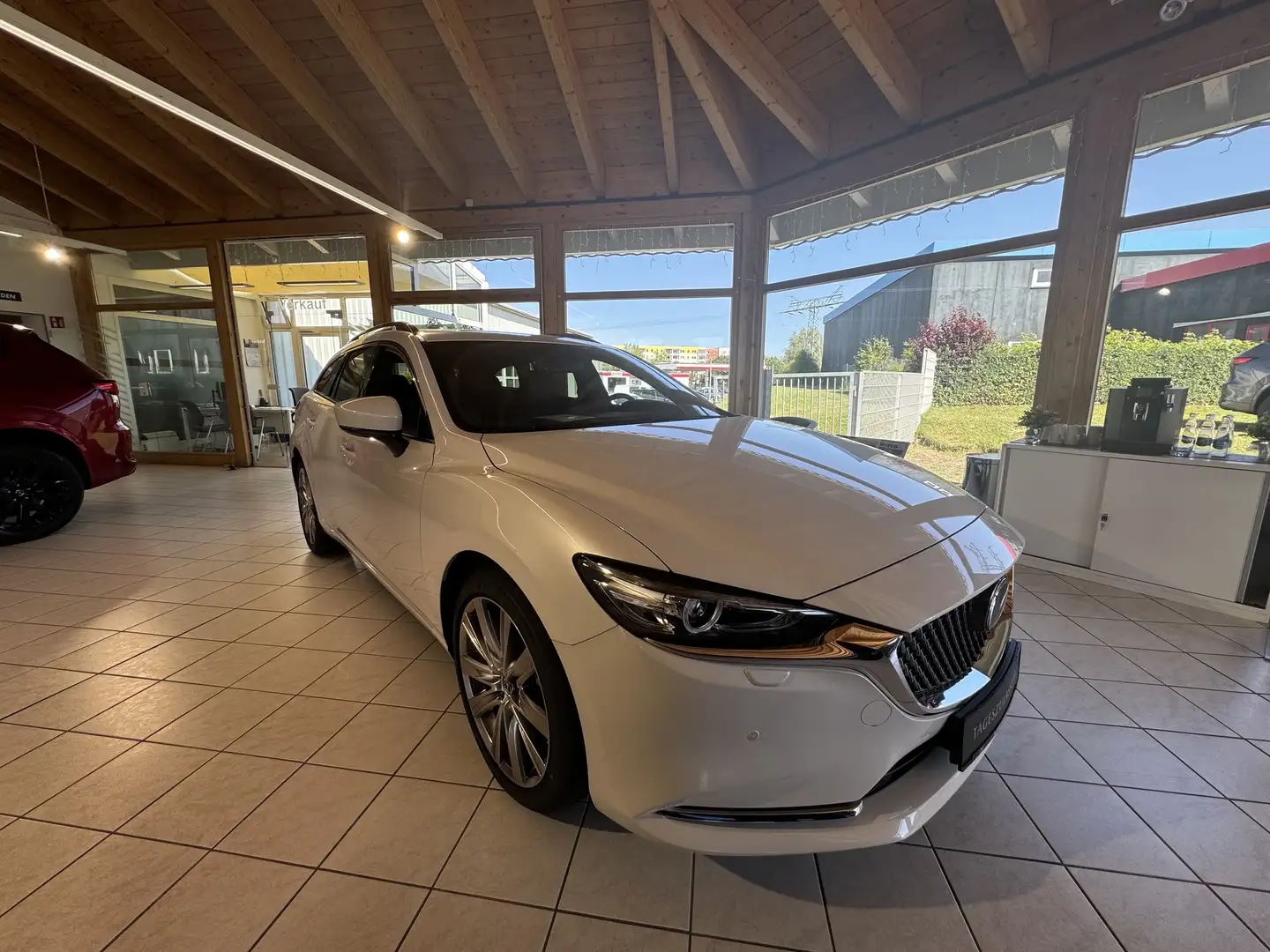 Mazda 6 2.5 194PS AT TAKUMI SUNR MATRIX 360° NAVI Weiß - 2