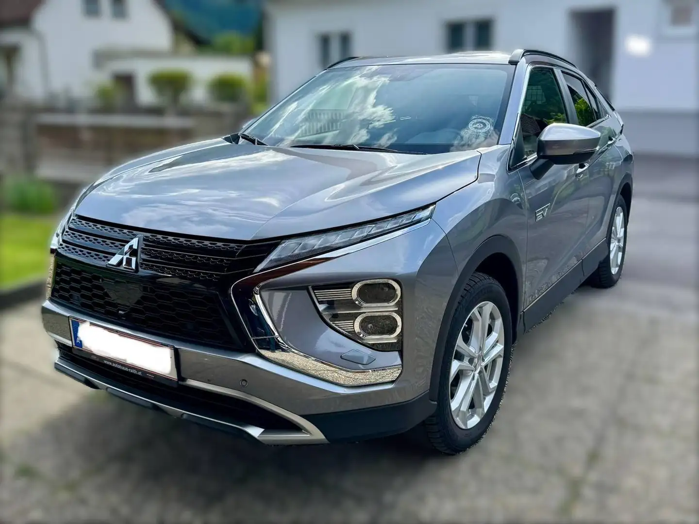 Mitsubishi Eclipse Cross Eclipse Cross 2,4 PHEV 4WD Intense  CVT Aut. Intense Grau - 1