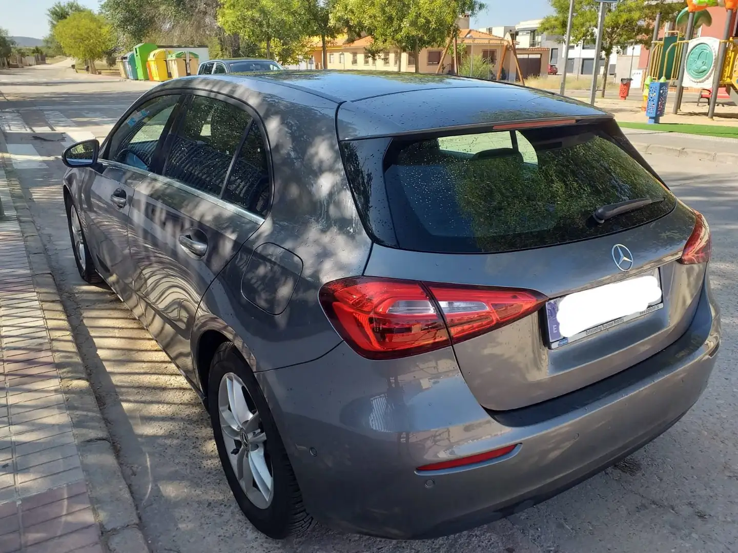 Mercedes-Benz A 180 180d Gris - 2