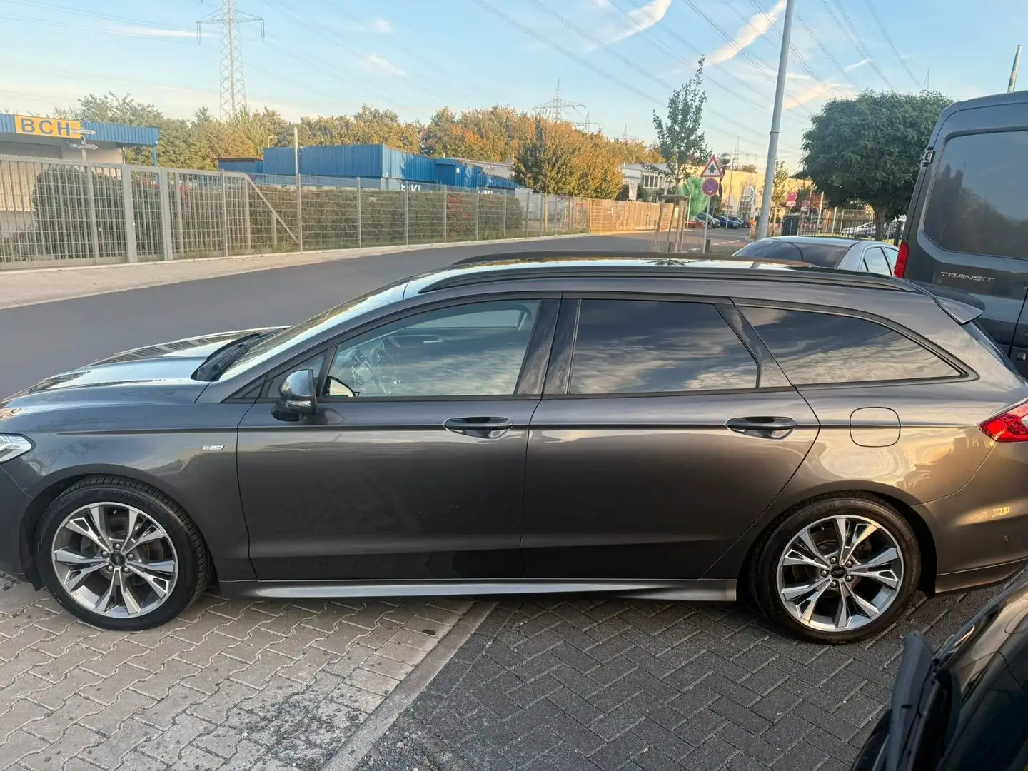 Ford Mondeo Turnier ST-Line Grau - 2