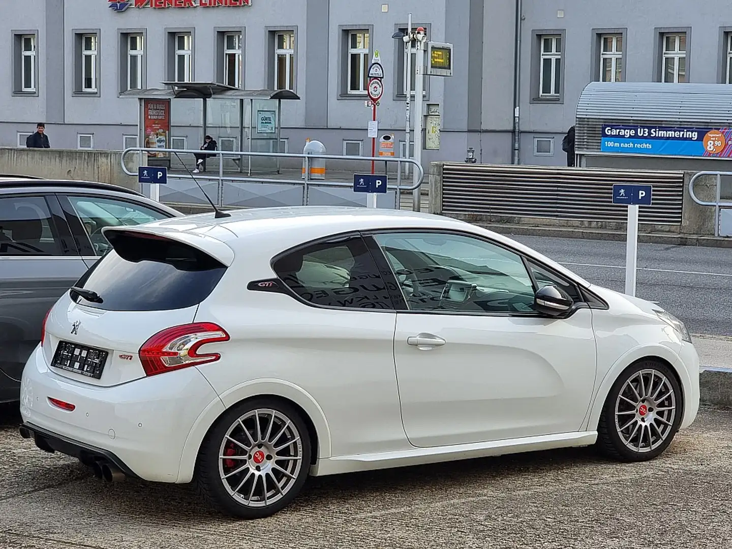 Peugeot 208 1,6 THP 200 GTI Weiß - 2