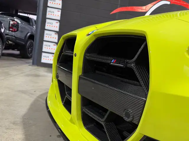 BMW M4 view 7