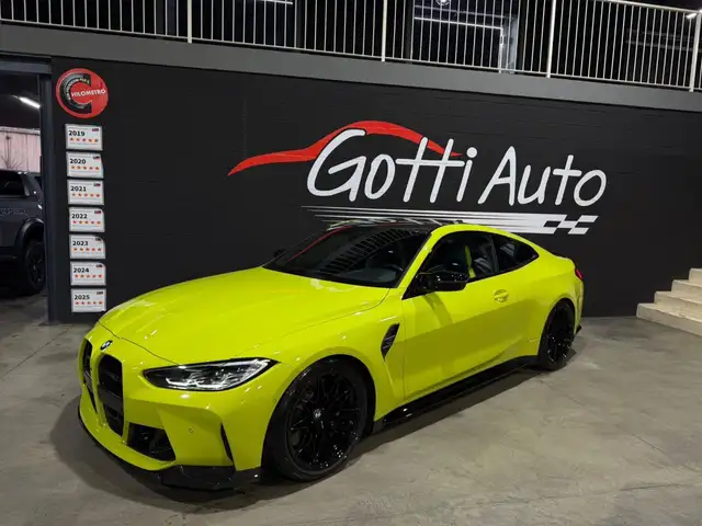 BMW M4 view 2