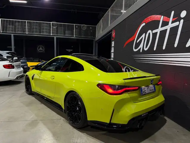 BMW M4 view 5