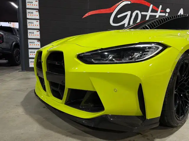 BMW M4 view 6