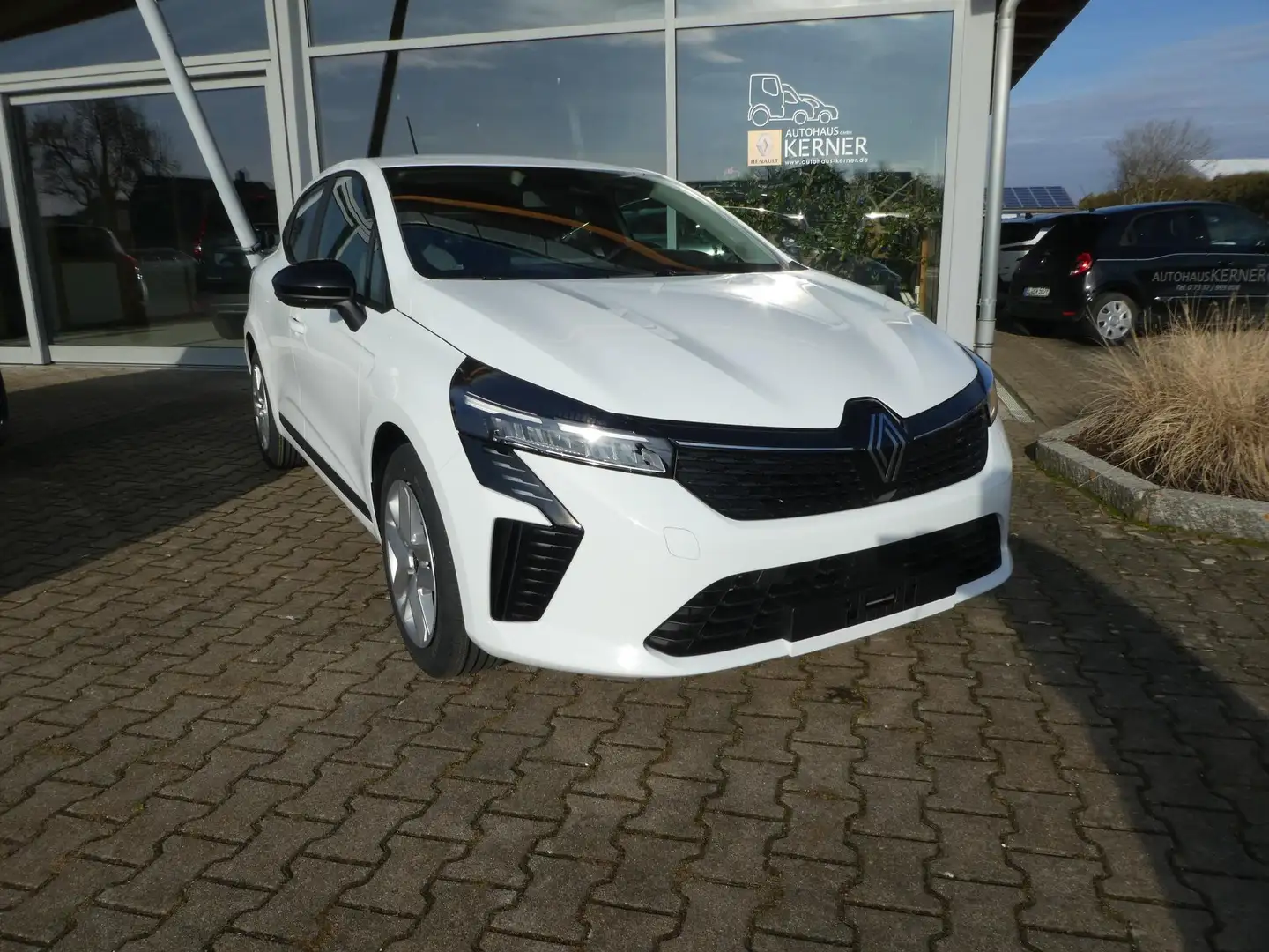 Renault Clio Evolution V 1.0 TCe 90 67 kW (91 PS), Schalt. 6... Weiß - 1