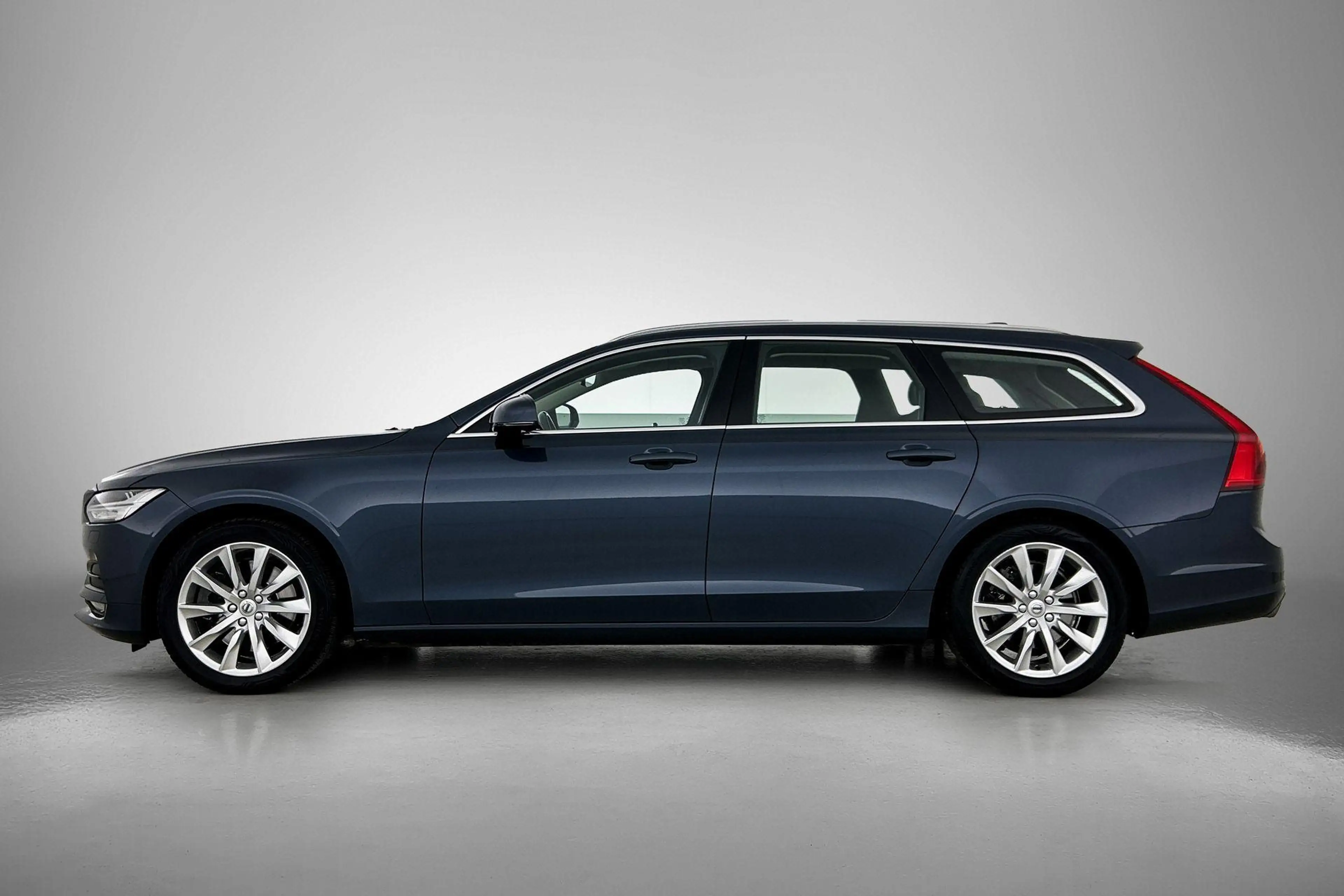 Volvo V90 2.0 T4 Momentum | Automaat | Trekhaak | ACC | ECC — photo 3