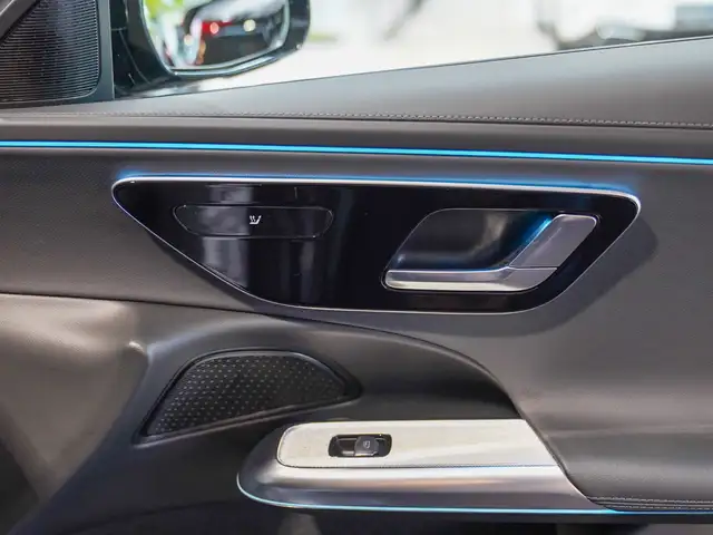 Mercedes-Benz E-Class view 10