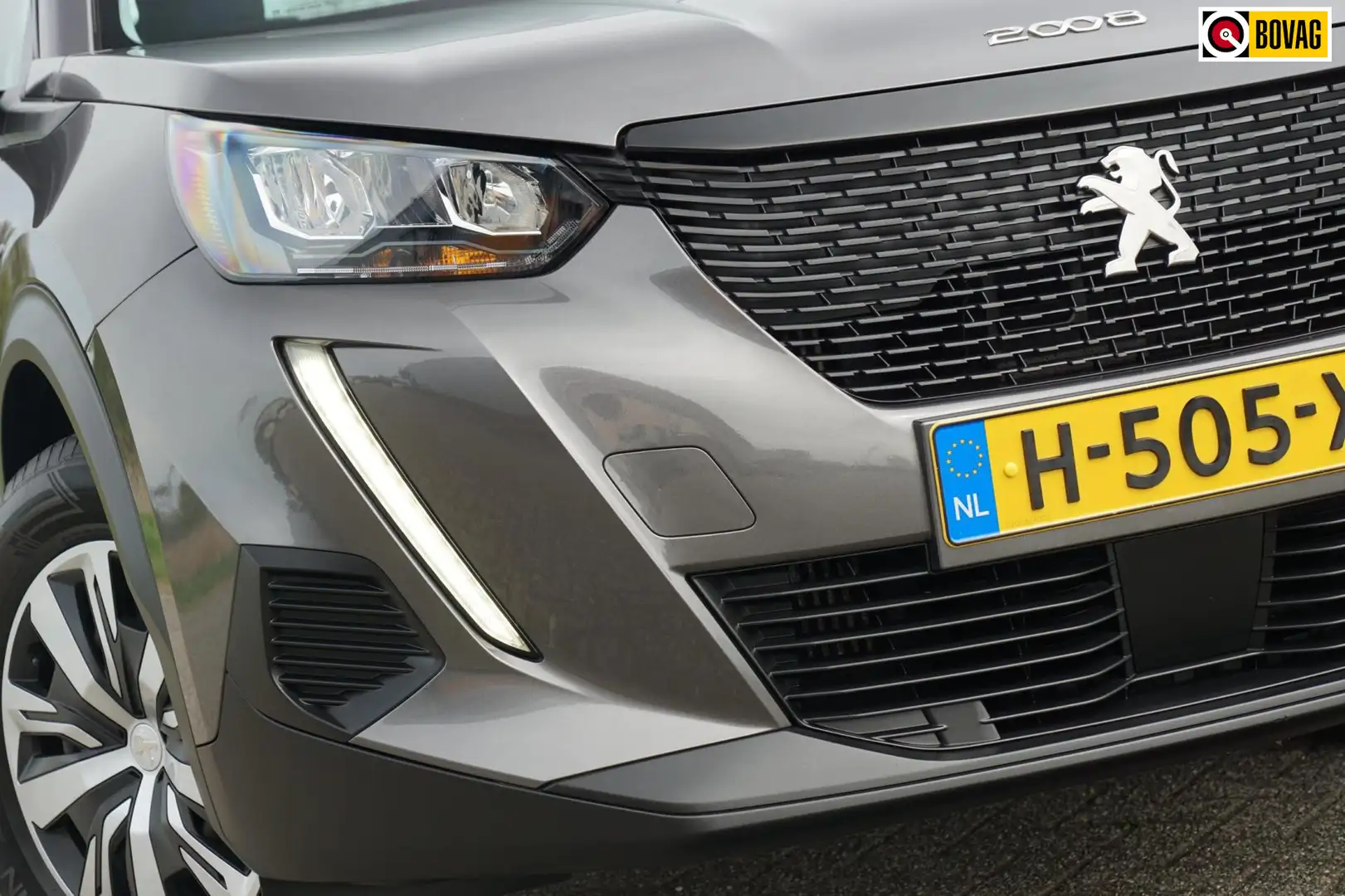 Peugeot 2008 1.2 PureTech Active Pack - Gris Platinium - Carpla Gris - 1
