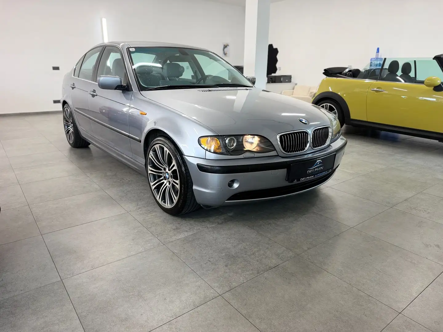 BMW 325 i Grau - 1