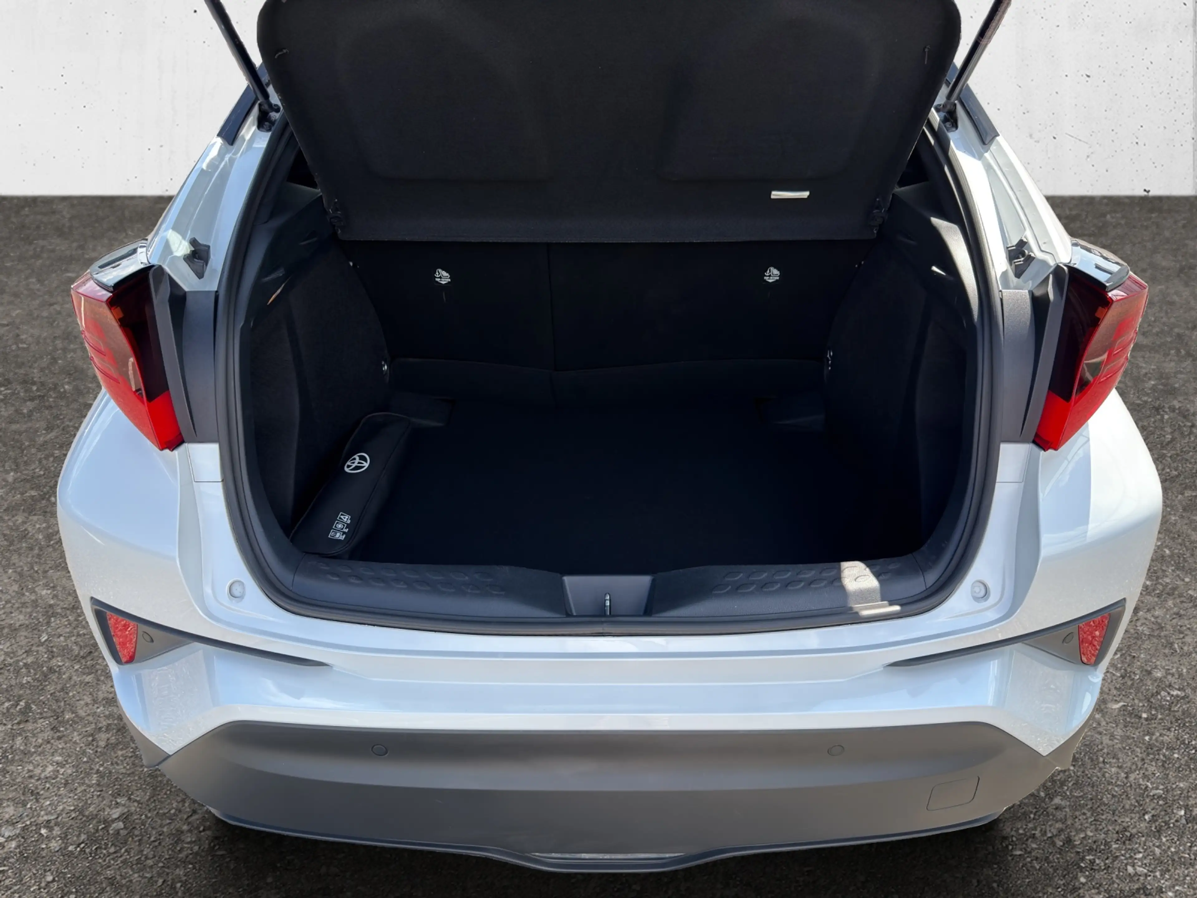 Toyota C-HR Hybrid 1,8 VVT-i C-LUB Aut. 5t. — photo 9