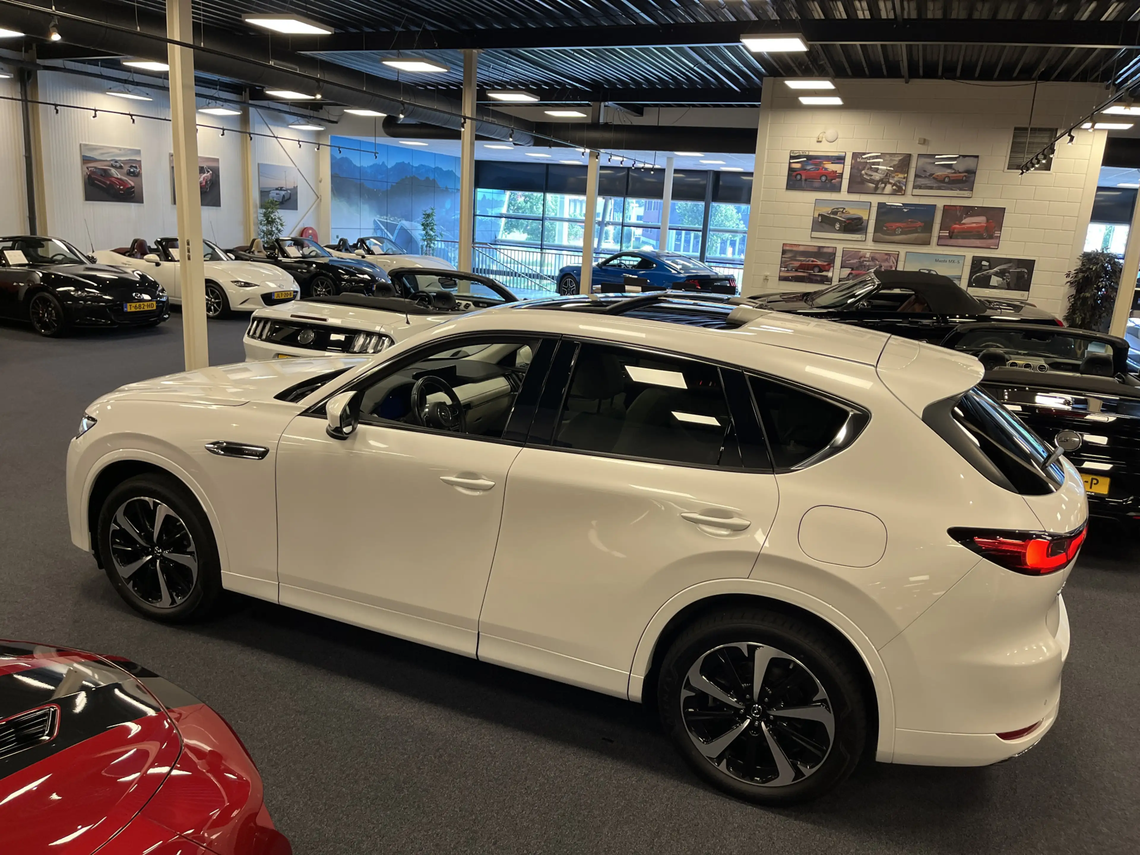 Mazda CX-60 2.5 e-SkyActiv PHEV Automaat 327PK Takumi Met alle — photo 17