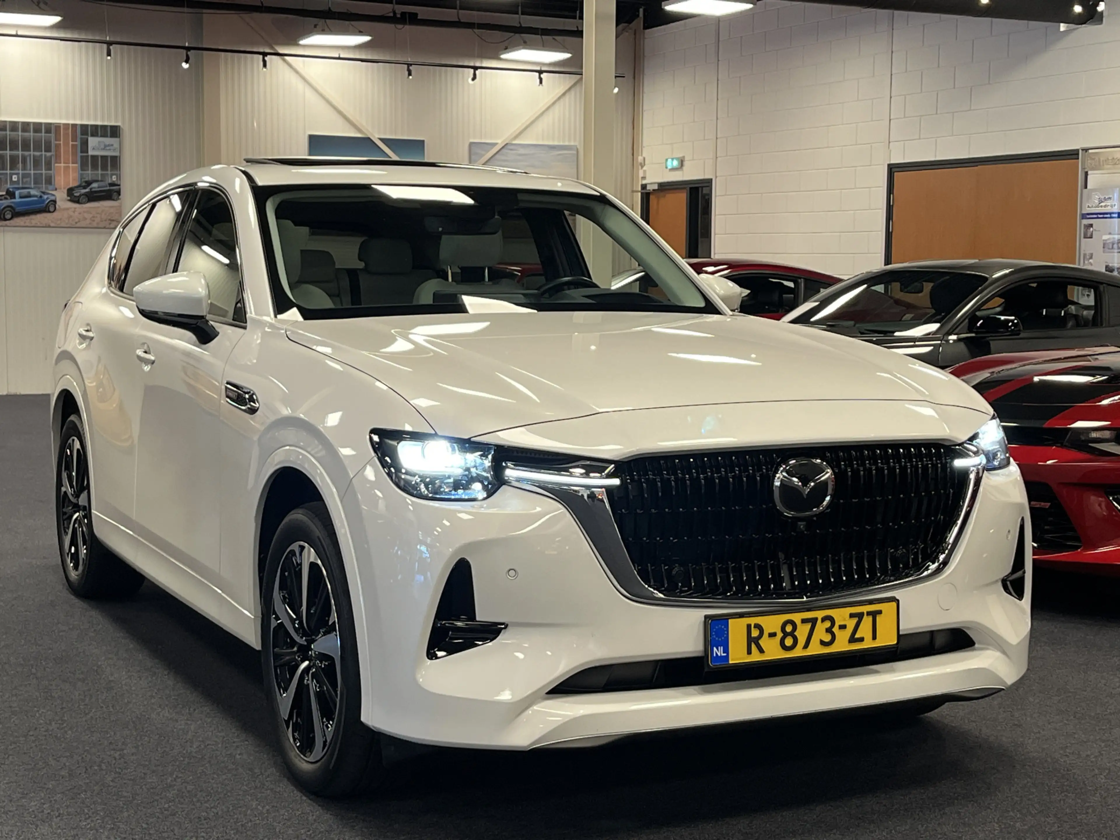 Mazda CX-60 2.5 e-SkyActiv PHEV Automaat 327PK Takumi Met alle — photo 7