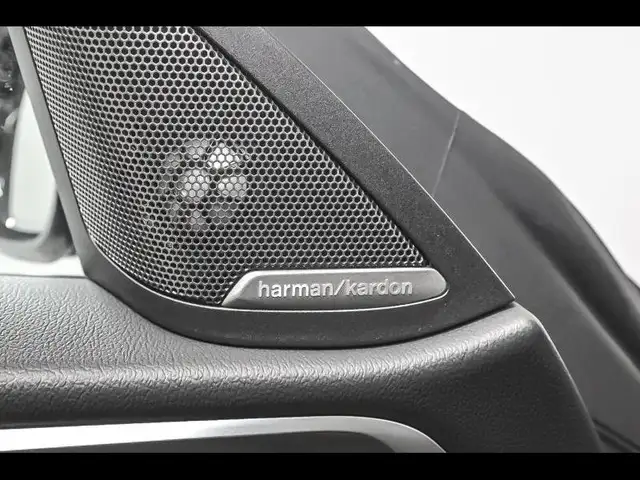 BMW I4 view 18