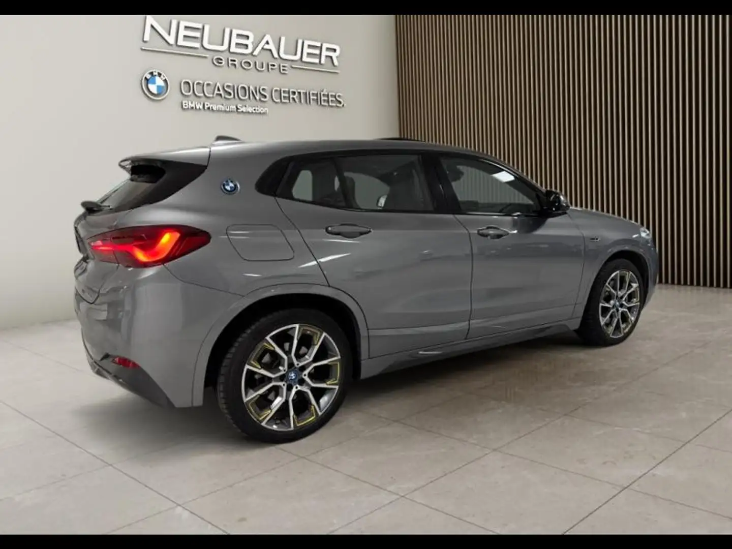 BMW X2 xDrive25eA 220ch Edition Goldplay Euro6d-T 6cv Grijs - 2