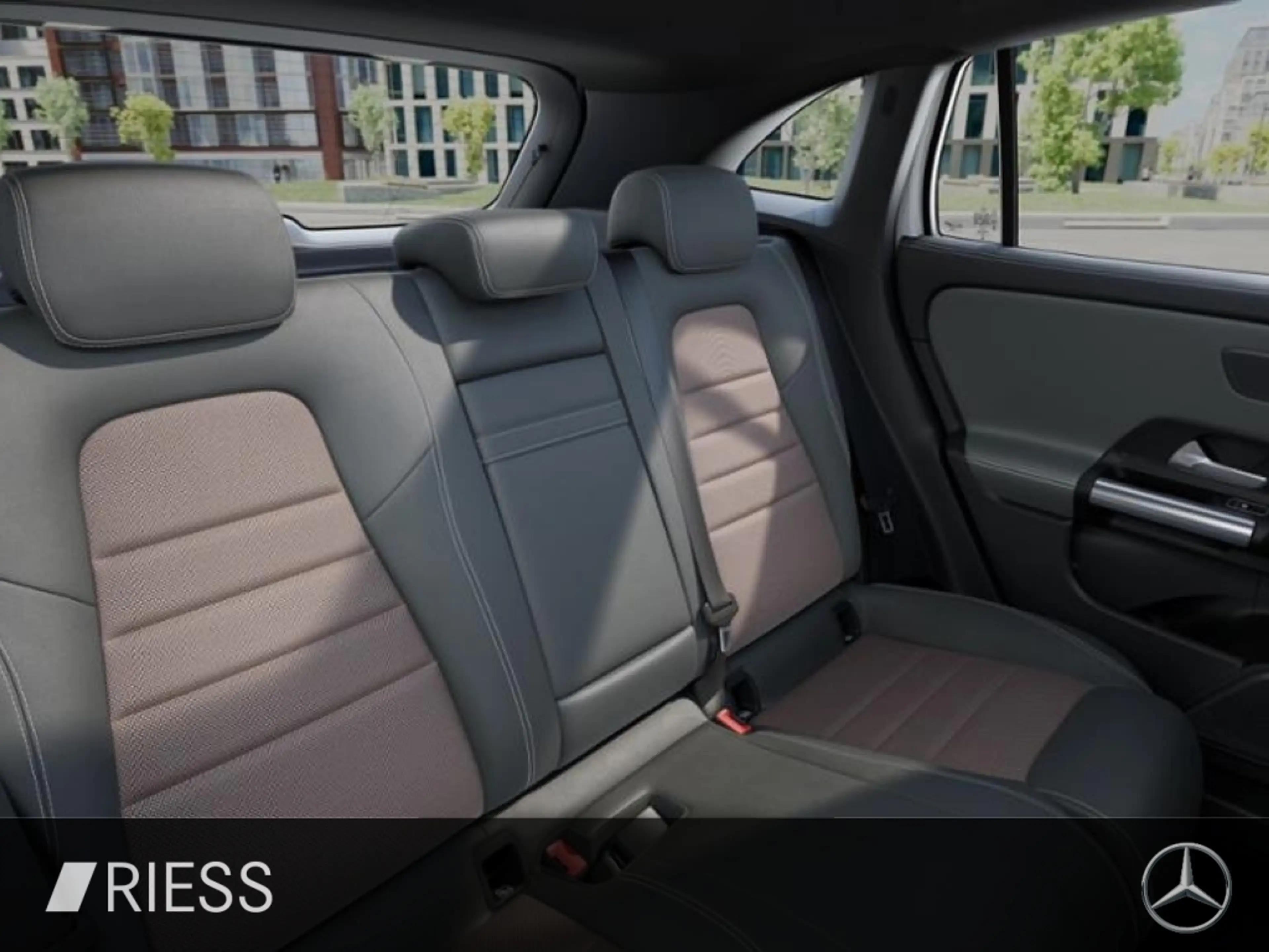 Mercedes-Benz EQA 250 + AUT Kam. KeyLess KlimaA LED LM PDC Pano — photo 12