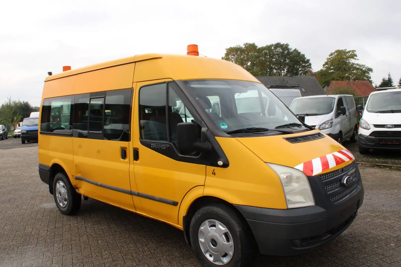 Ford Transit Kombi FT 350 M Trend Gelb - 2