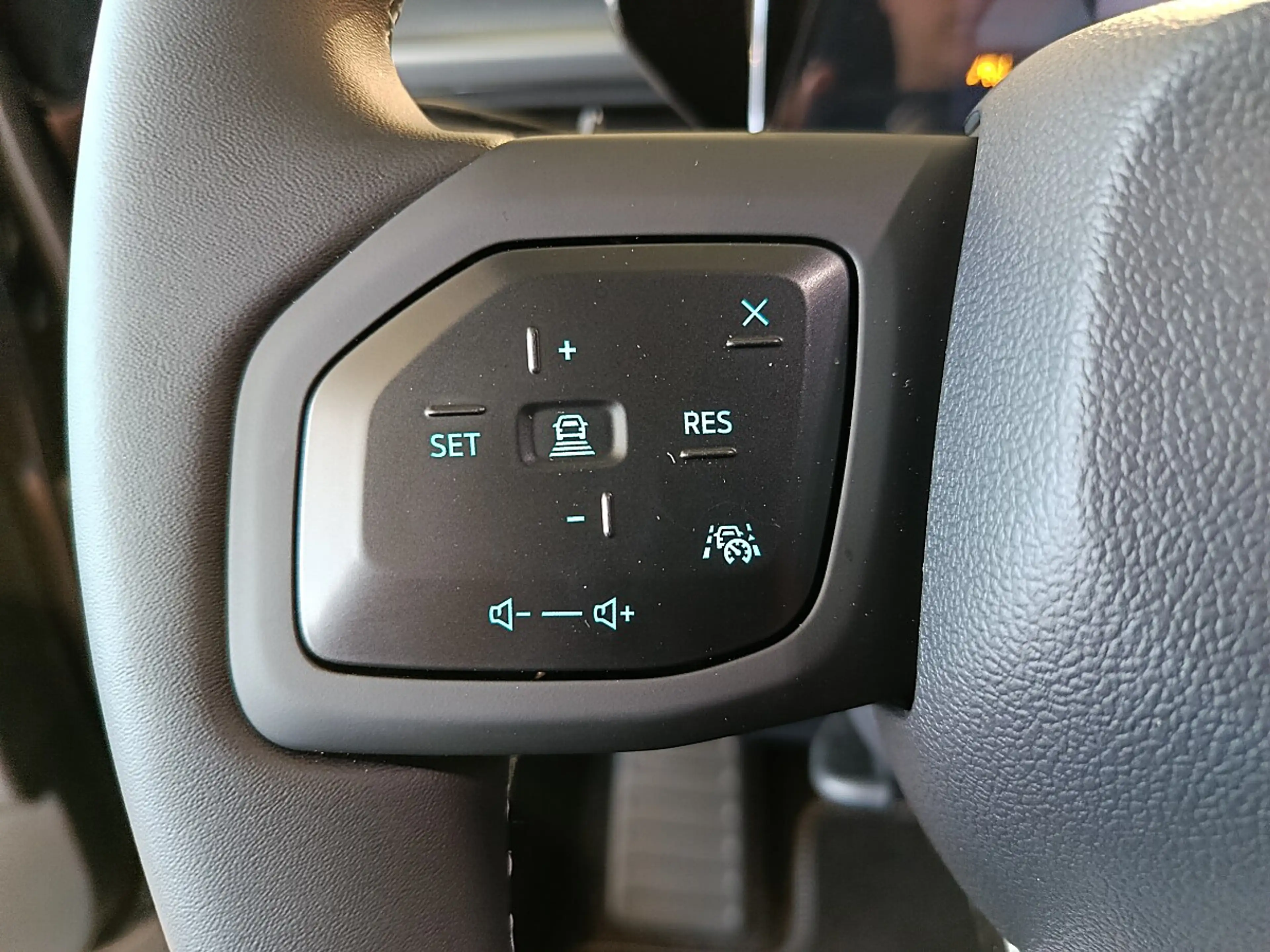 Ford Explorer Elektro 79kWh Select — photo 13